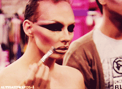 alyssamirror2.gif