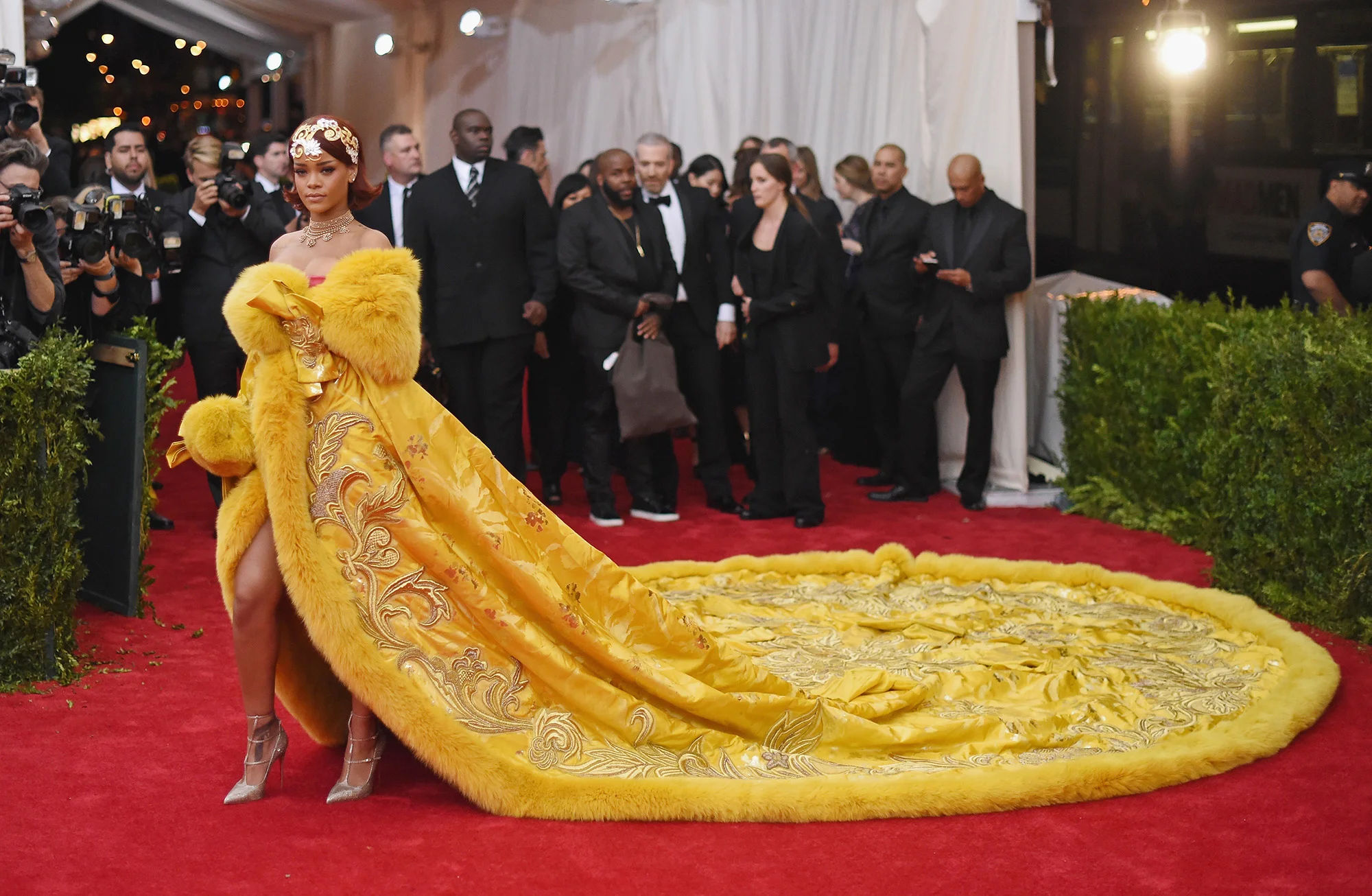rihanna-met-gala-2018.jpg