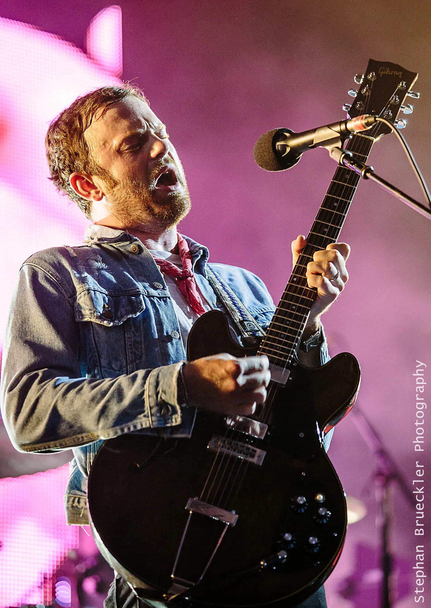 KINGS OF LEON / Caleb Followill, Wiesen, 2014