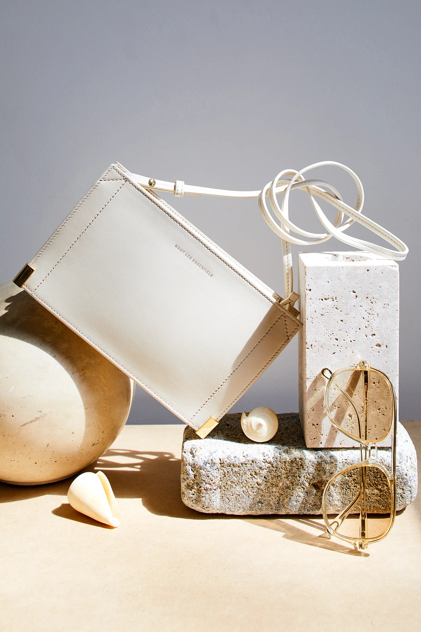 Neutral_Accessories_Dana_Gallagher_2018_0001.jpg