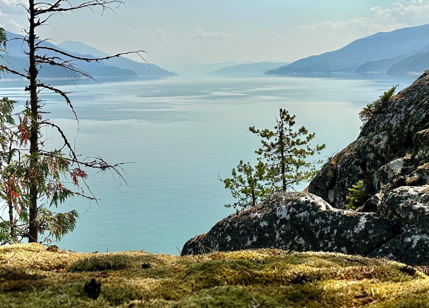 BC lakes are hard to beat. The haze makes it look like a painting. #travelbc