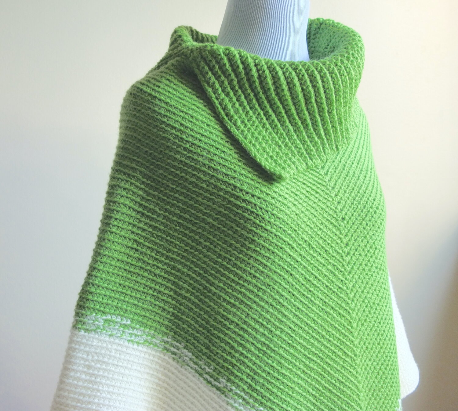LIMELIGHT Collar Poncho | Fresh Green and Cream | Peruvian Highland Wool —  KnotKnot Yarnables