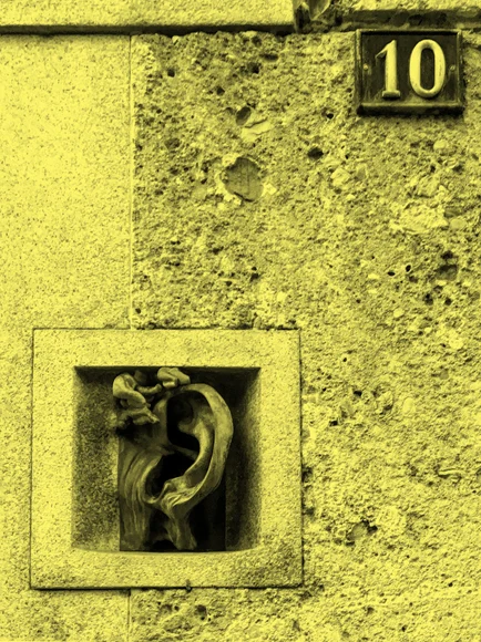 A Walking Tour of Via Mozart