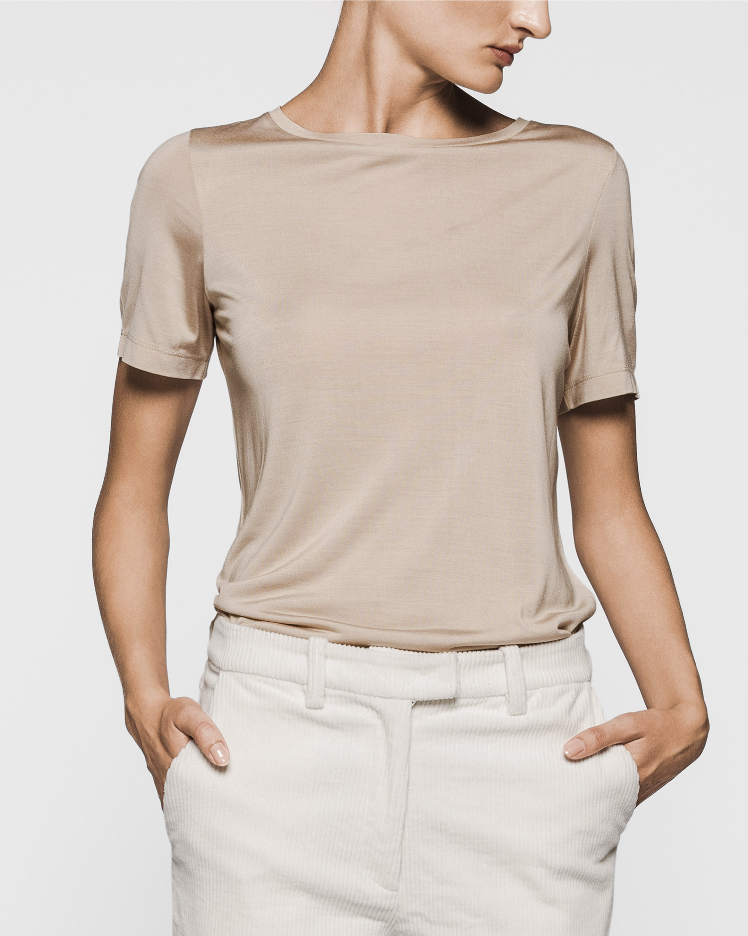 CALIO tee_beige_front2-1.jpg