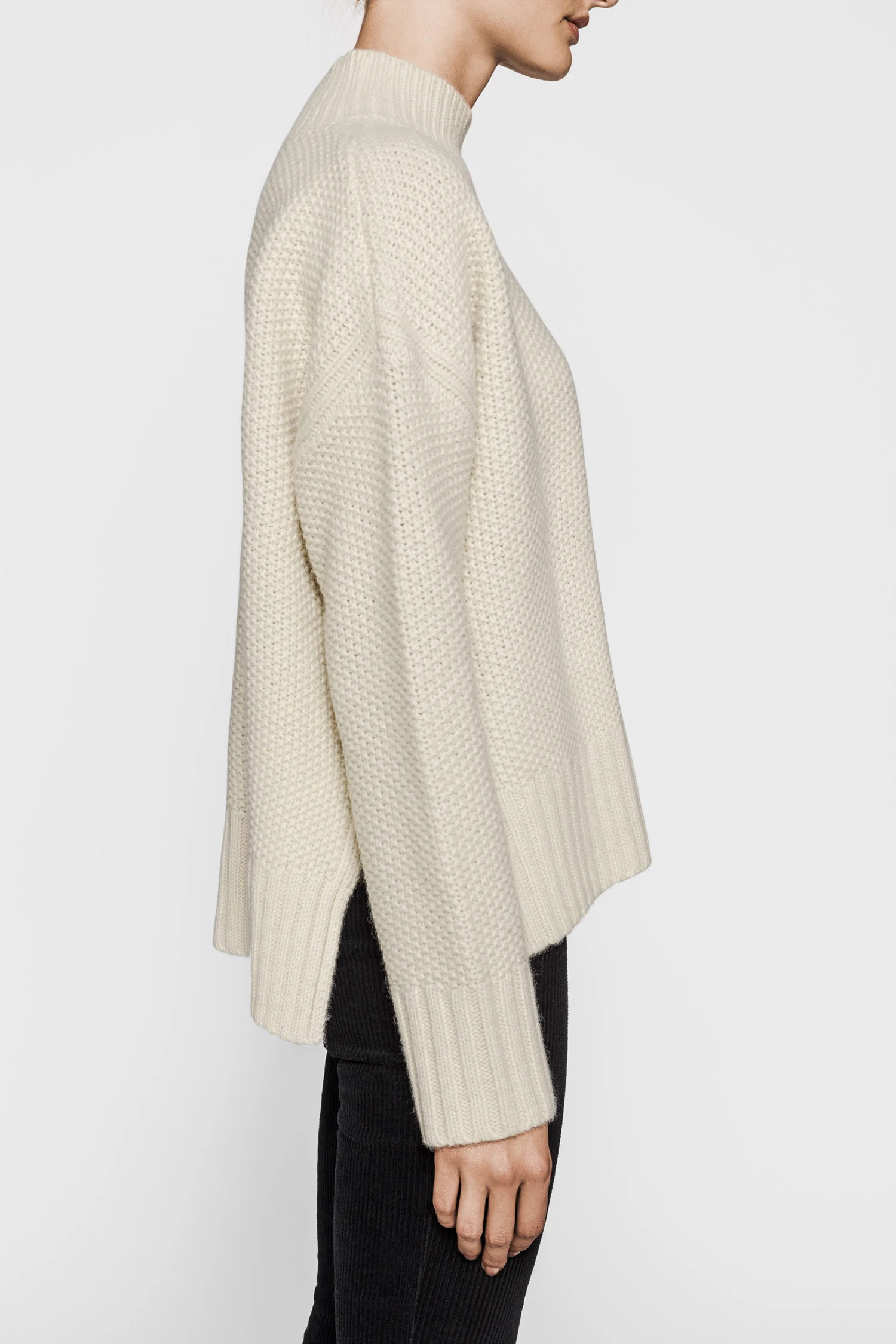 SEOUL sweater_detail-1.jpg
