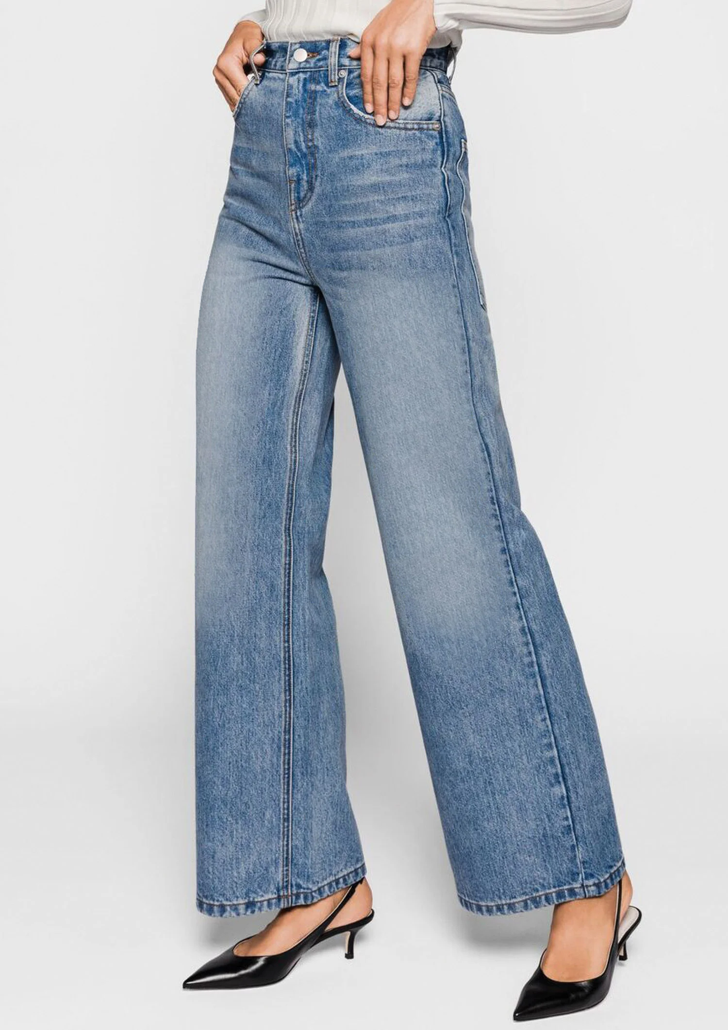 02 WIDE leg jean_front detail.jpg