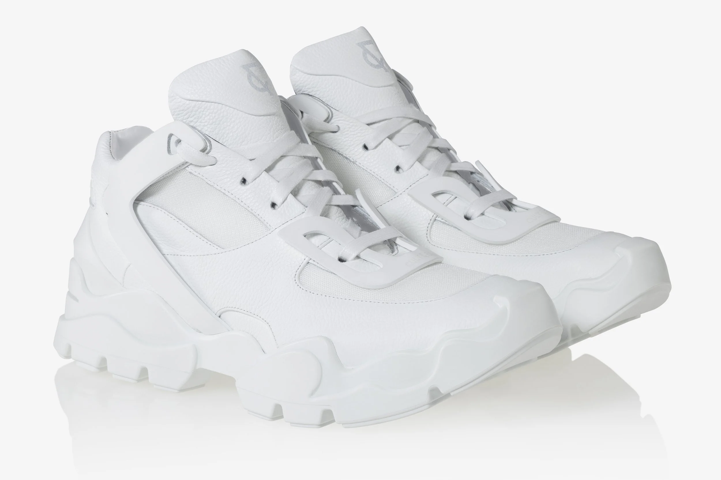  CULT&amp;RAIN’s physical ecommerce GENESIS footwear and HEX BOX. 