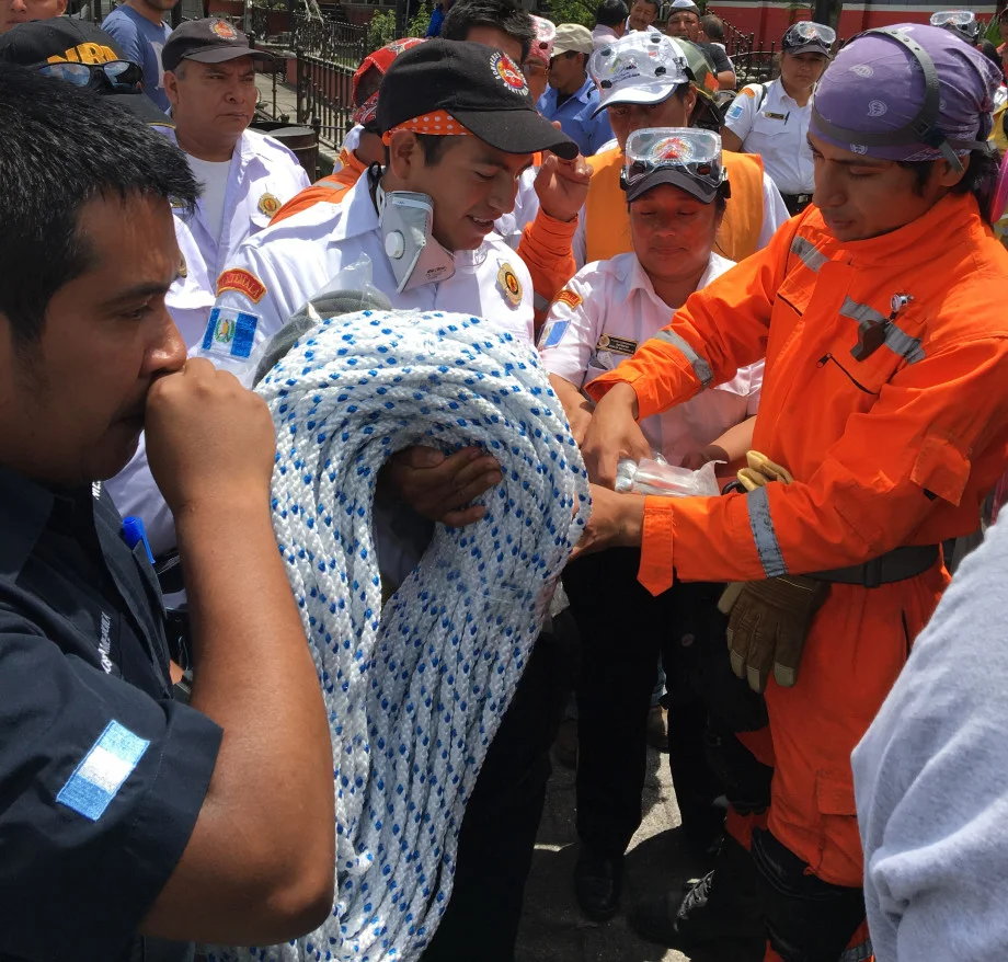 Dr Amézquita distributes rescue supplies. You bought the supplies! Thanks!
