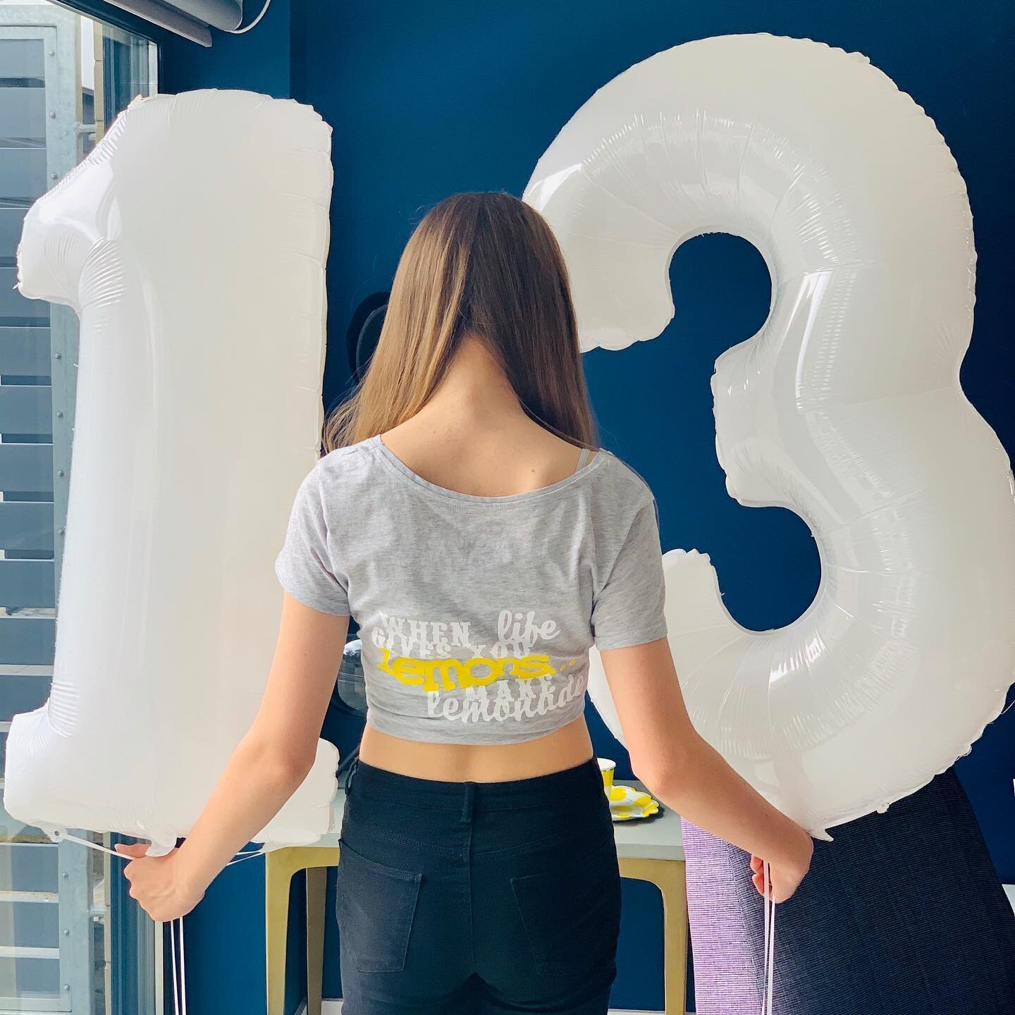 Giant white number balloons and a custom made &lsquo;when life gives you lemons, make lemonade&rsquo; T-shirt. Looking pretty good for a quaran&rsquo;teen&rsquo;ager birthday!! 🍋