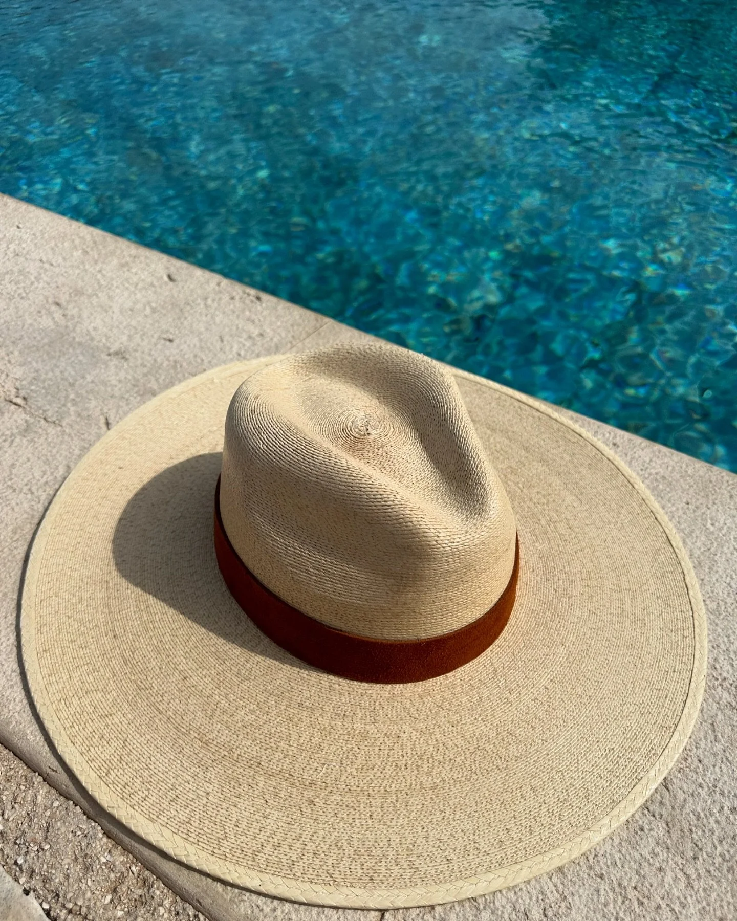 The St Barts palm panama hat is one of a kind and has been beautifully bespoke and individually crafted using fine palm leaf by our highly skilled artisans, decorated with a leather hat band.

Whether you&rsquo;re exploring the city or relaxing on th