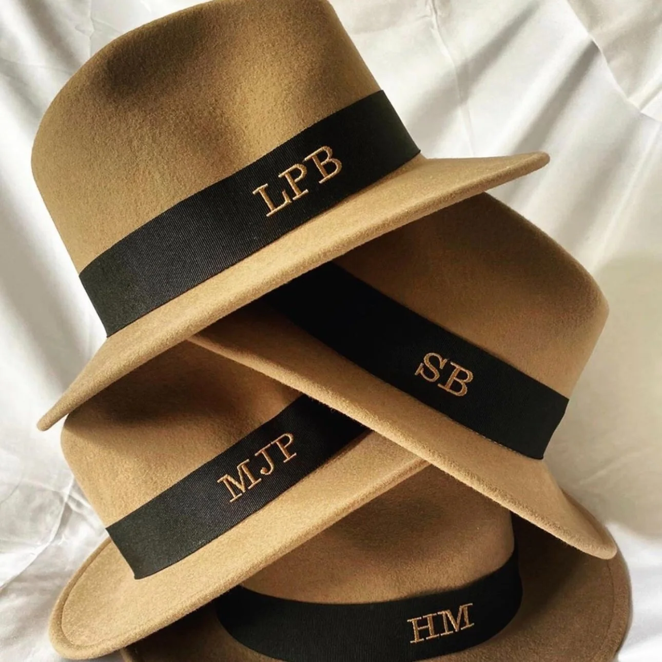 The Classic Wool fedora - Camel with black