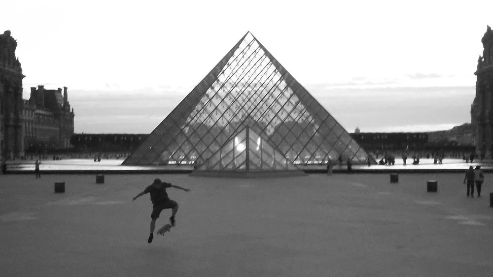 Kick Flipping La Louvre