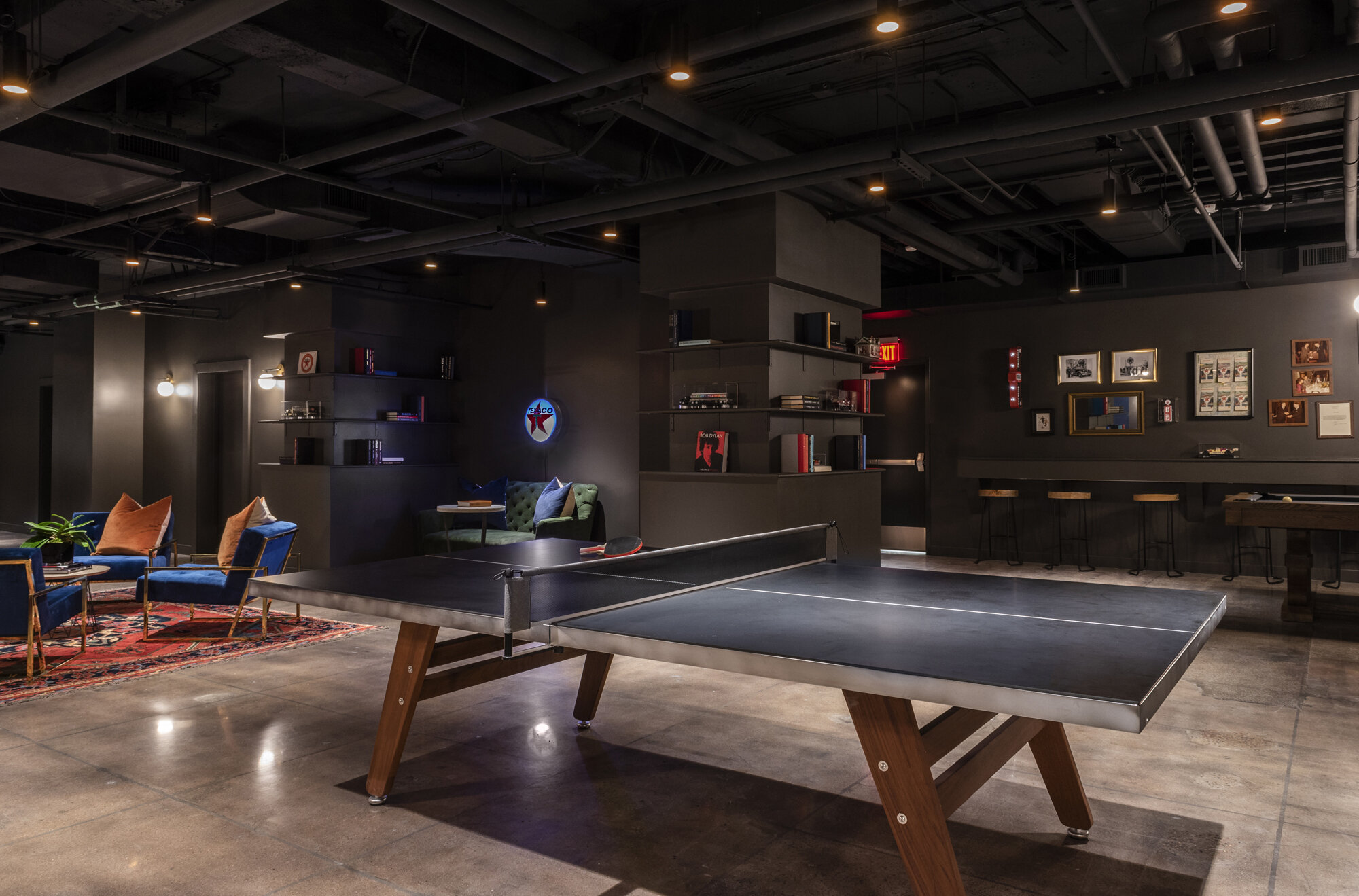 STAR BASEMENT_03sm.jpg