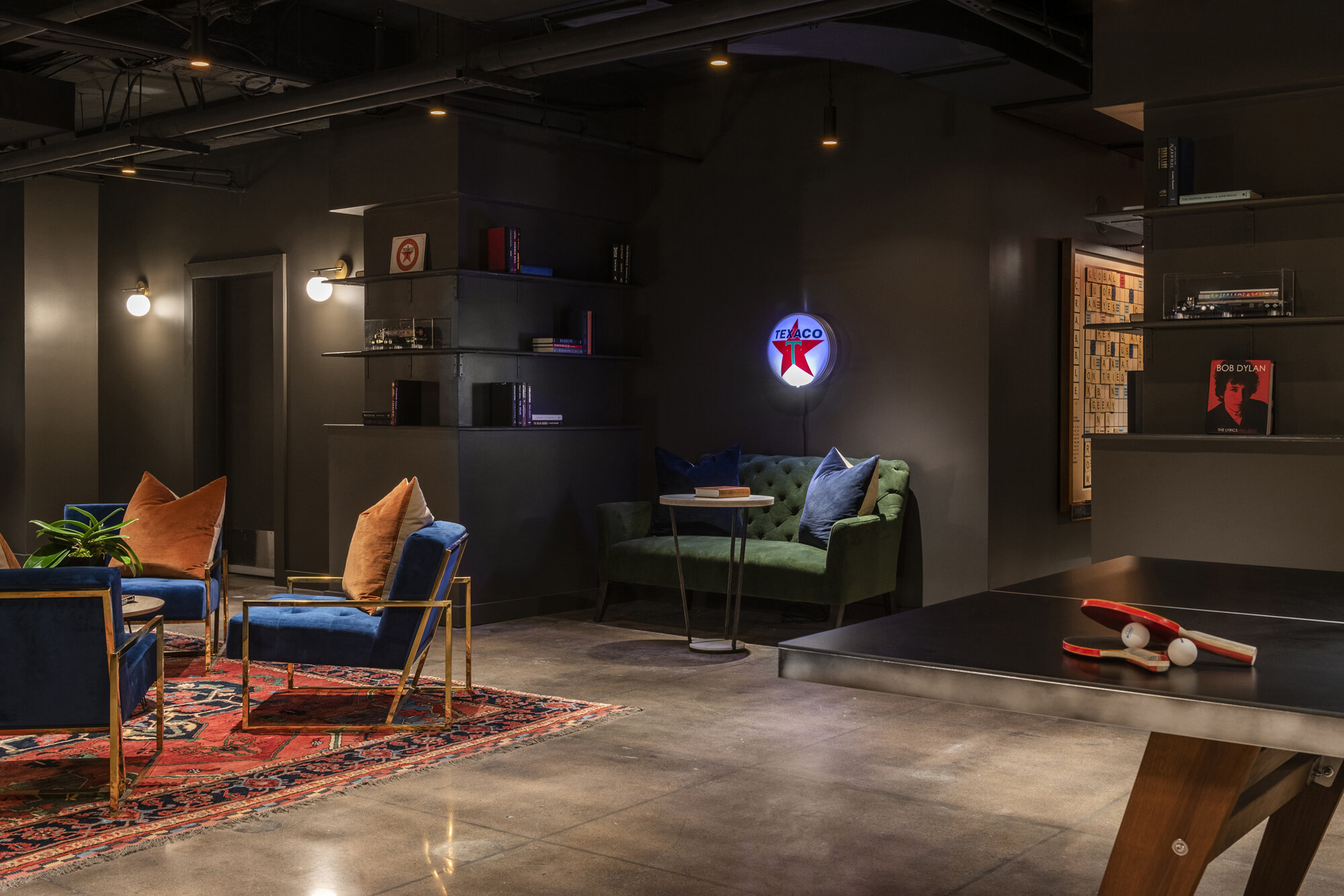 STAR BASEMENT_06sm.jpg