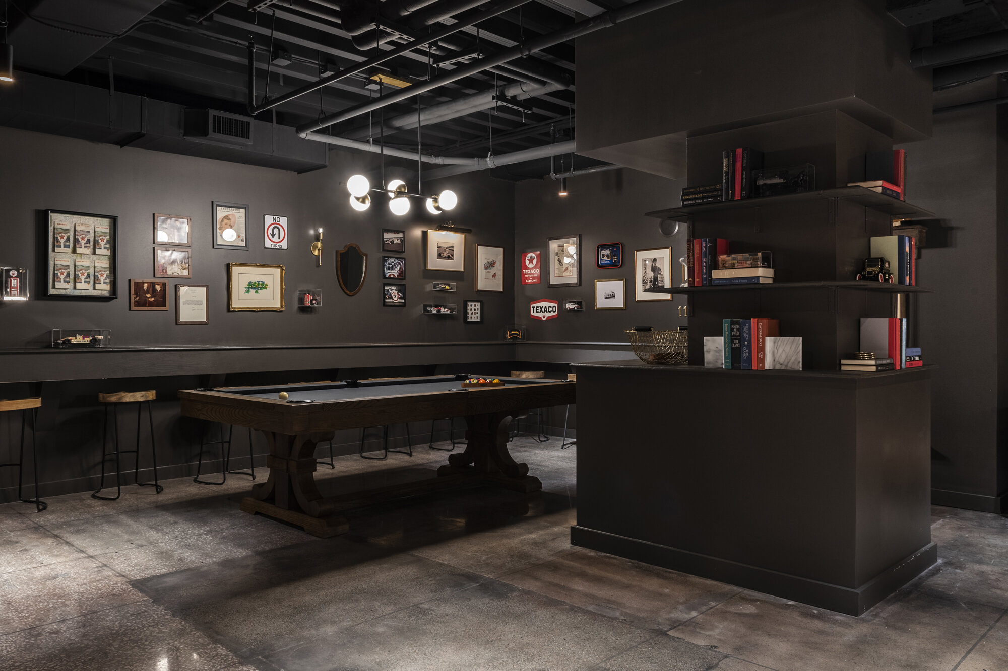 STAR BASEMENT_08sm.jpg