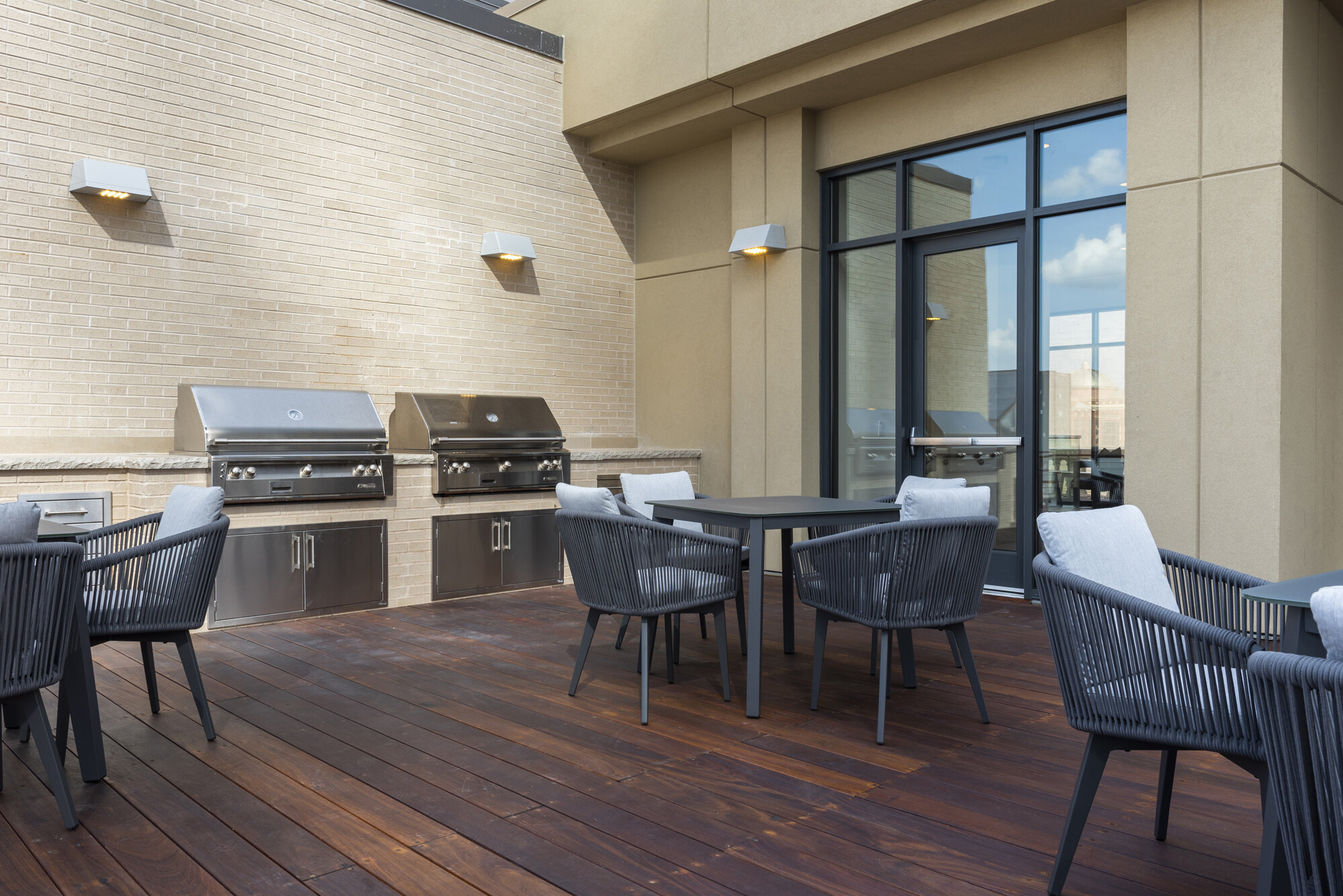 STAR ROOF BBQ_01sm.jpg
