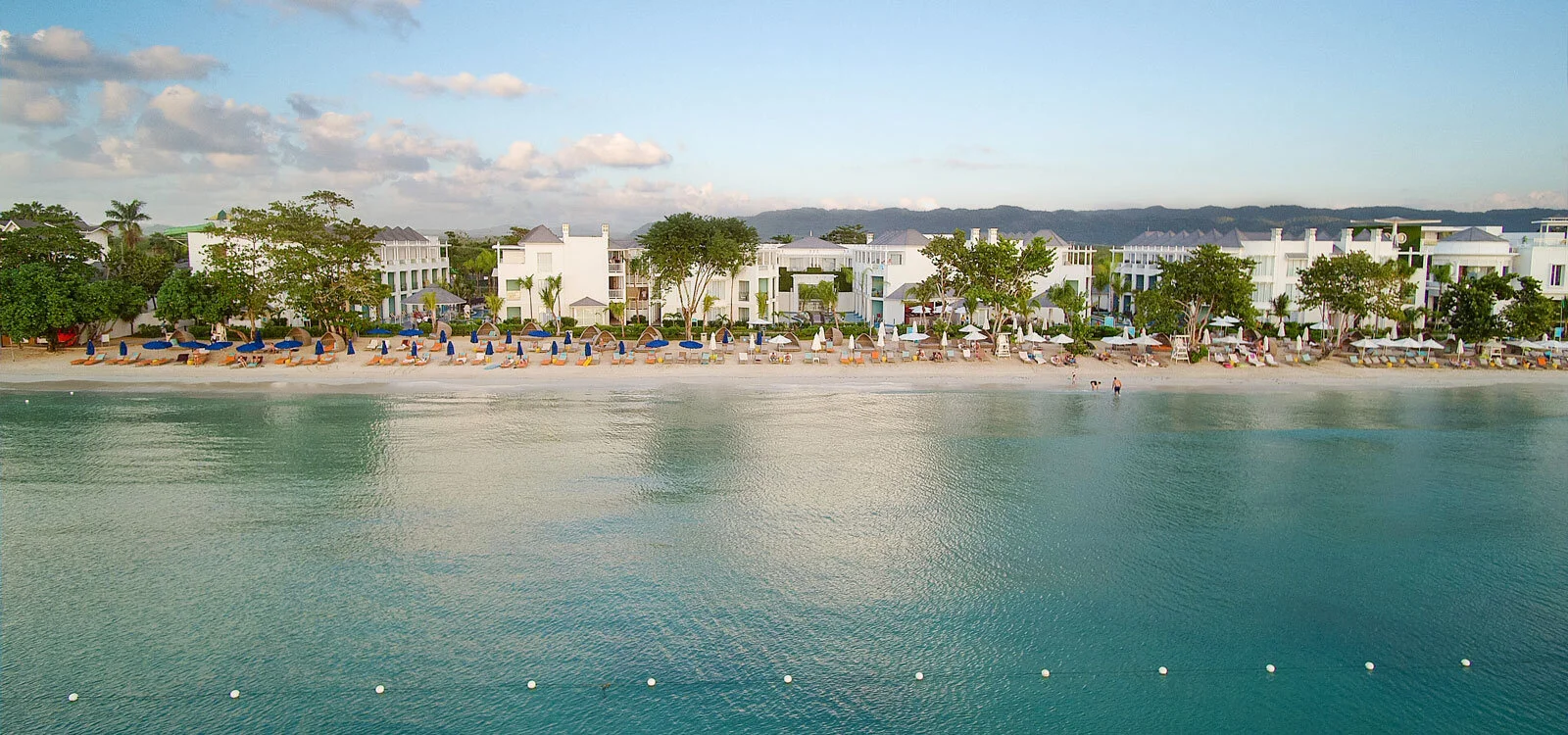 azulbeachnegrildrone1.jpg