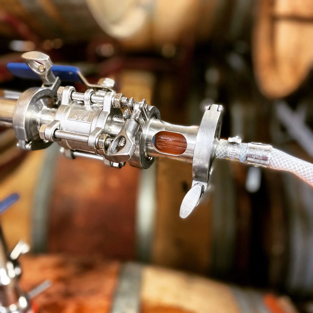 extracting beer from a barrel
