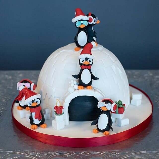 It's still winter if you are in Arizona... We are counting it..
⠀⠀⠀⠀⠀⠀⠀⠀⠀
⠀⠀⠀⠀⠀⠀⠀⠀⠀
#customcakes #gilbertbakery #arizonabakery #birthdaycake #penguins #azwinter