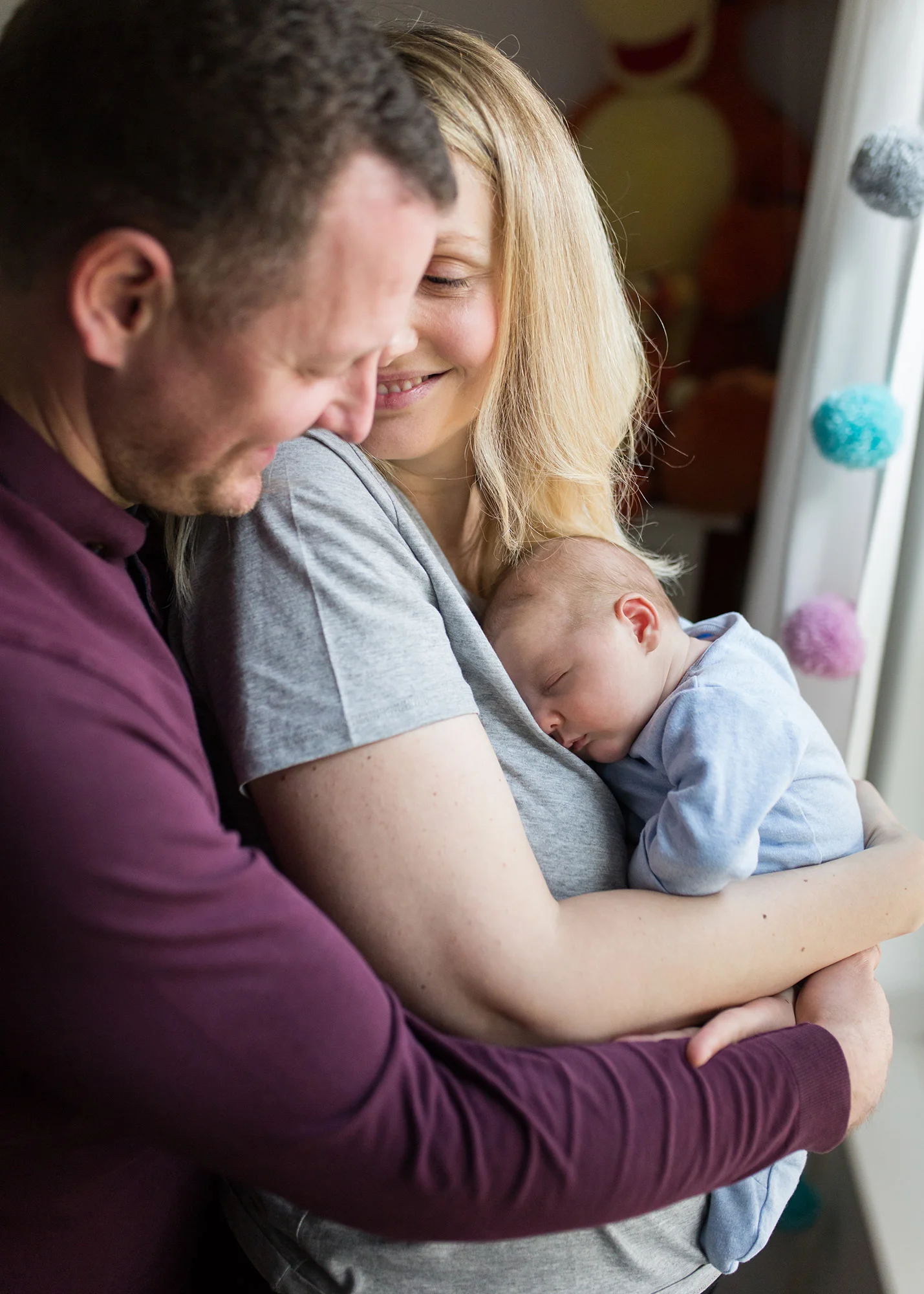family moment natural newborn photography cheshire.jpg