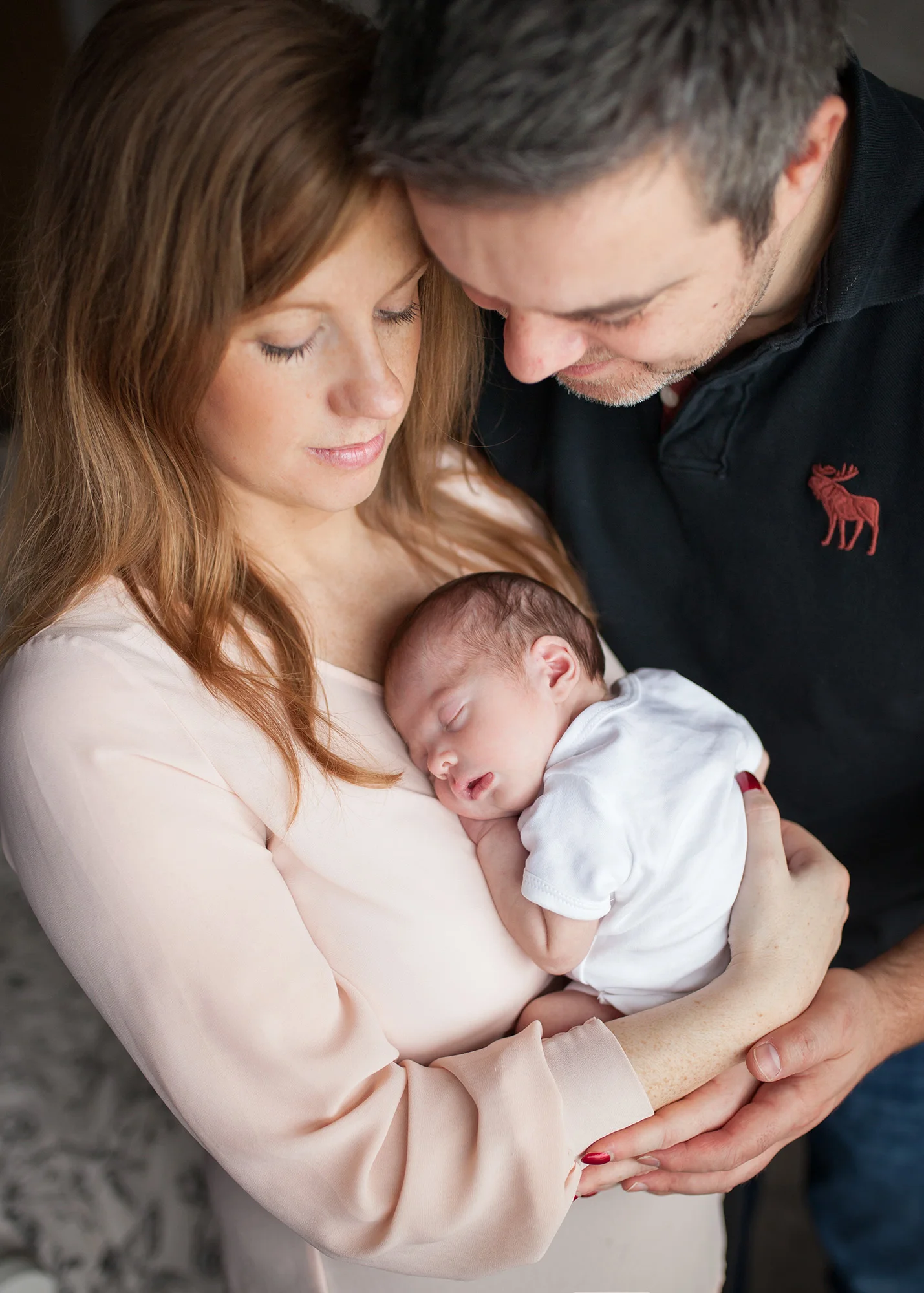 family moment relaxed newborn photography cheshire.jpg