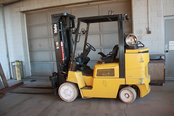 Yale Forklift | 8000 lb | LP Powereed | Sidesift | 6' Forks | Automatic Transmission | Mast 93" x 200" | $12500