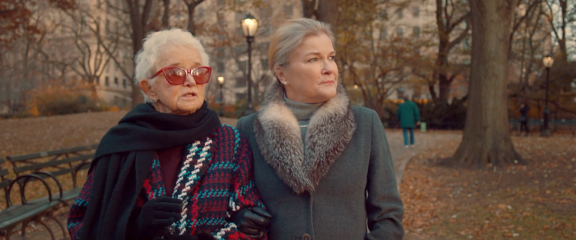 TMM Kate, G'ma in park.png