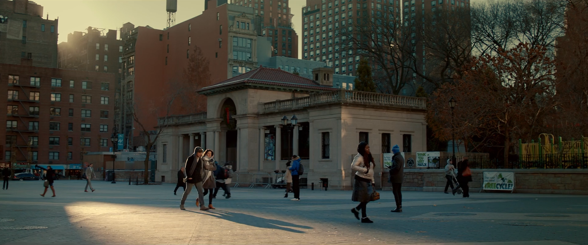 TMM Wide walking Union Sq.png