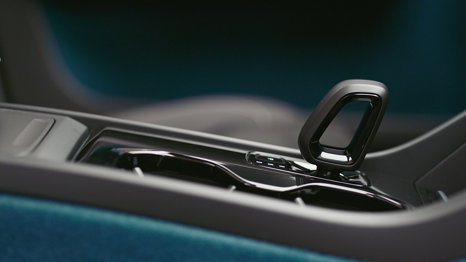 Volvo shifter.png
