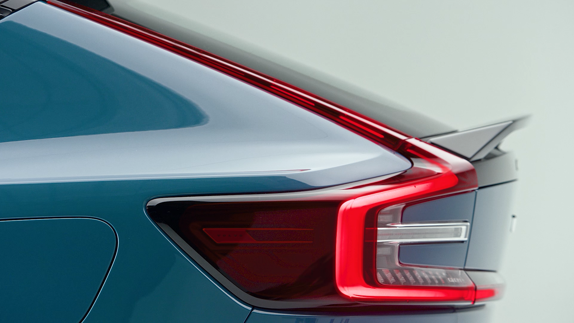 Volvo left reat light.png