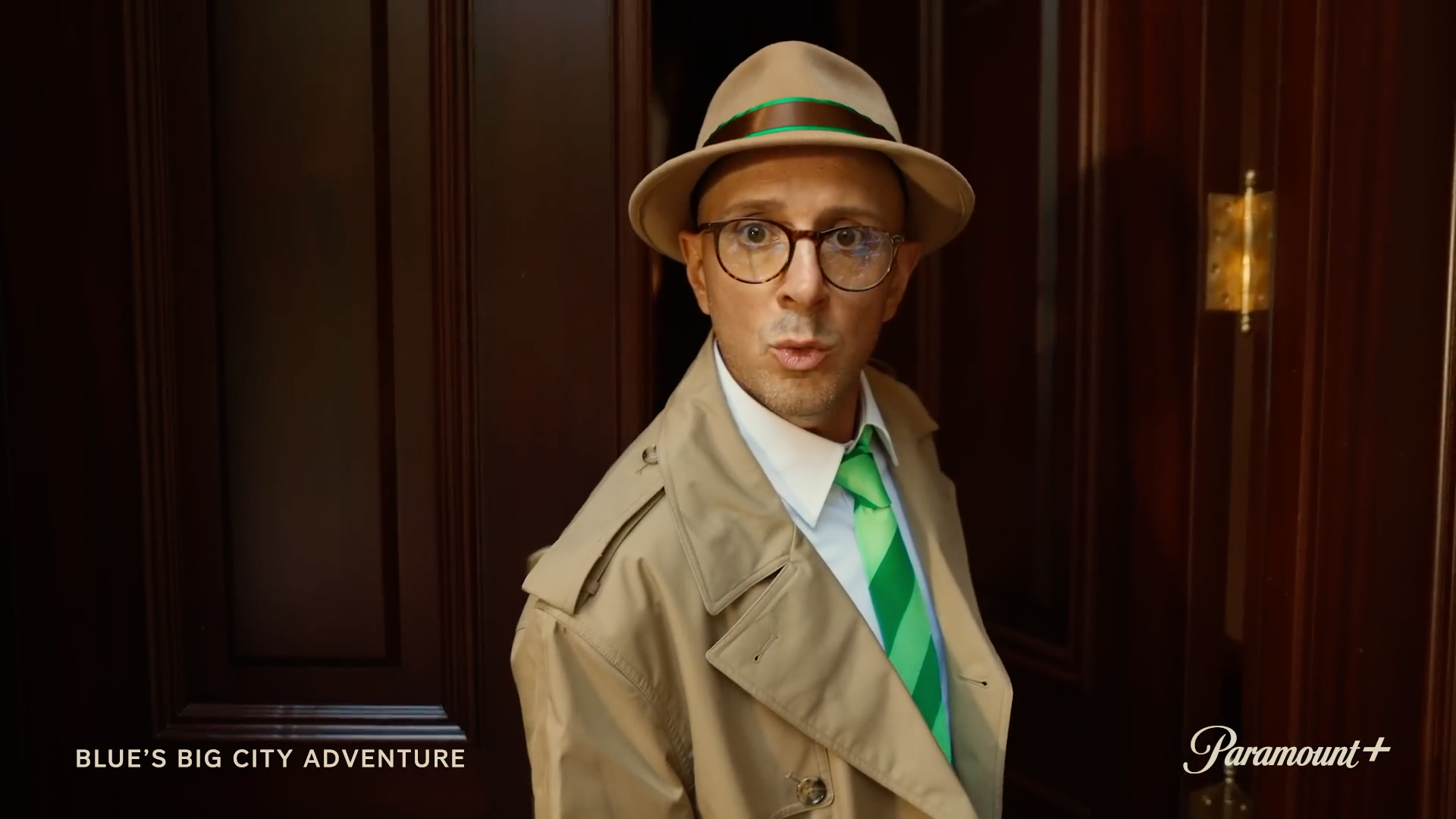 Blue's Big City Adventure Steve at door.png