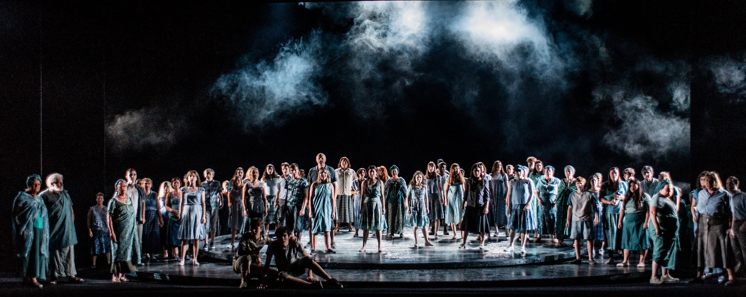 Glyndebourne Youth Opera and Community Chorus AGREED ©Glyndebourne Productions Ltd. Photo: Robert Workman 2019