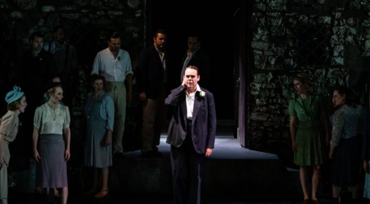 Sam Sakker as Federico and Opera Holland Park Chorus L’ARLESIANA at Opera Holland Park, July 2019 Photo: Ali Wright