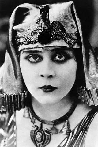  Theda Bara (Theodosia Goodman)