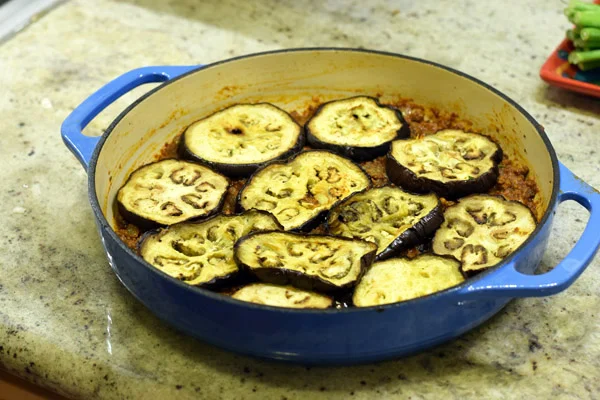 adding bechamel_moussaka.jpg