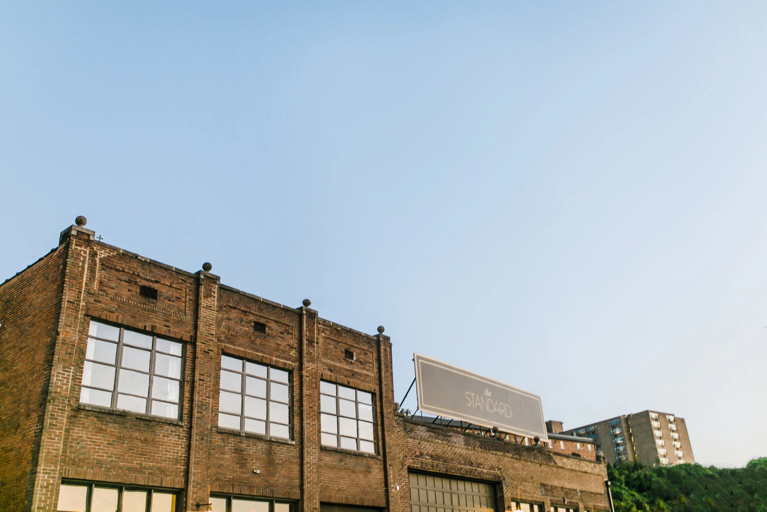 the standard knoxville wedding photographer