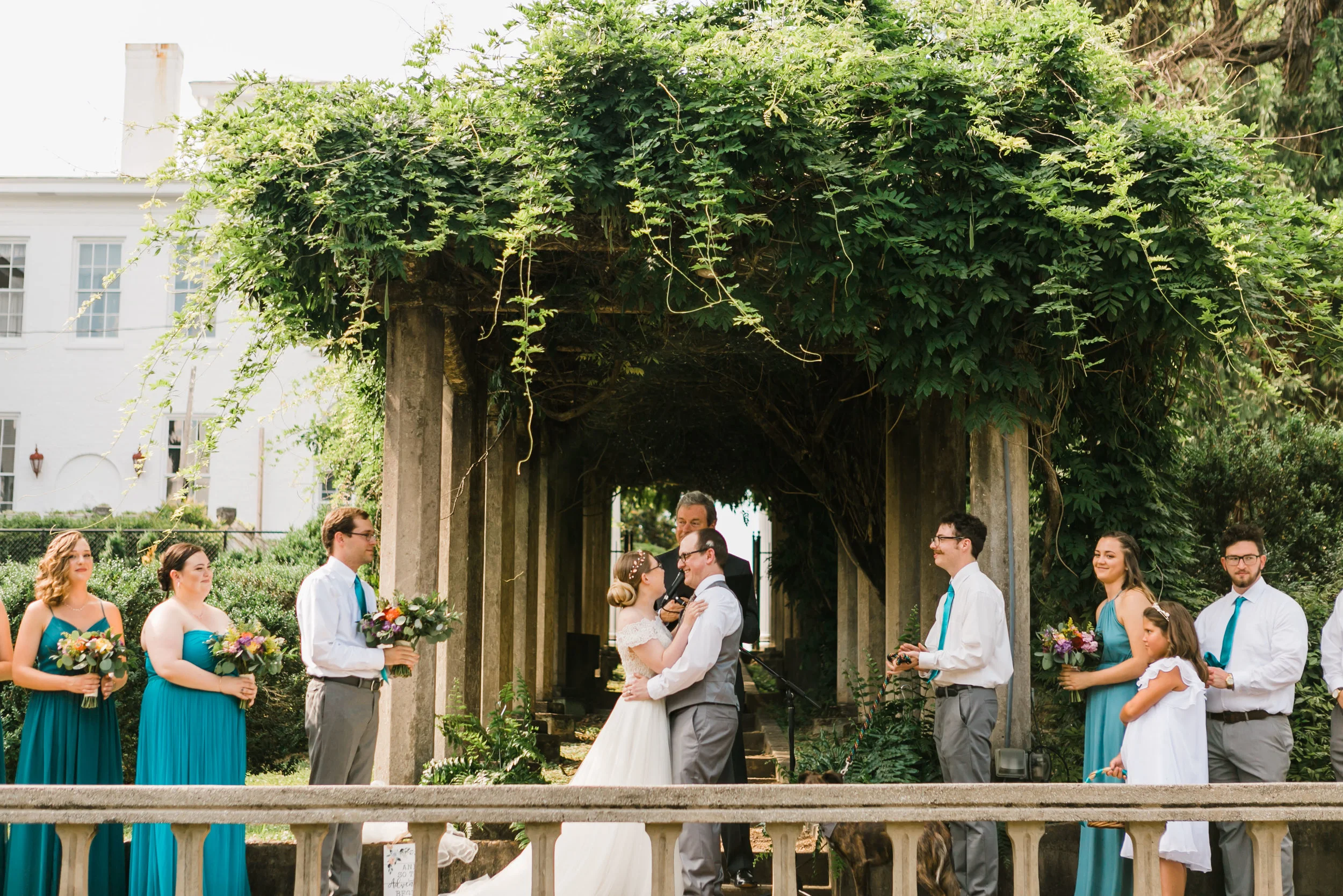 historic bleak house knoxville wedding summer