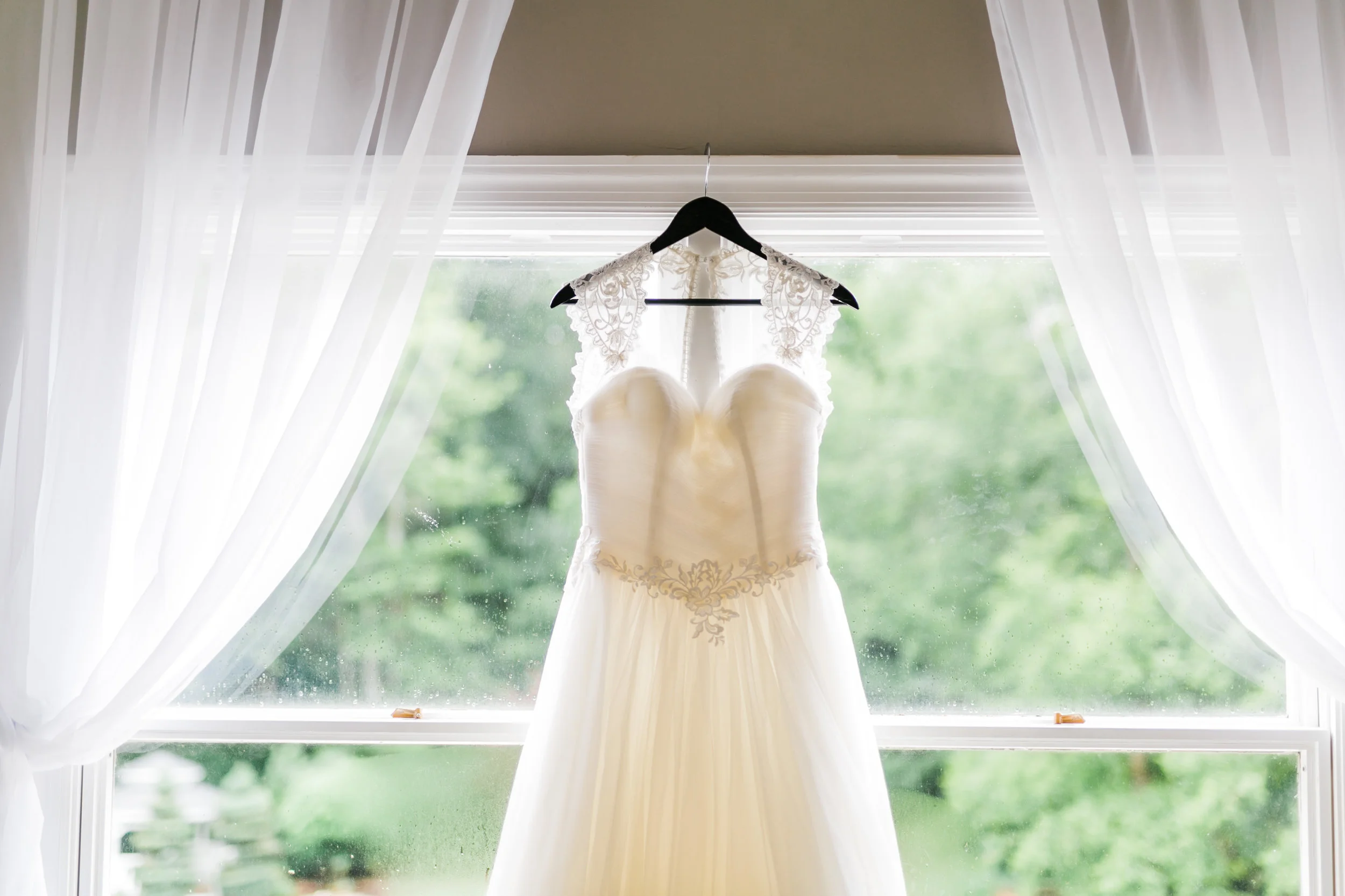 Daras garden bridal suite dress