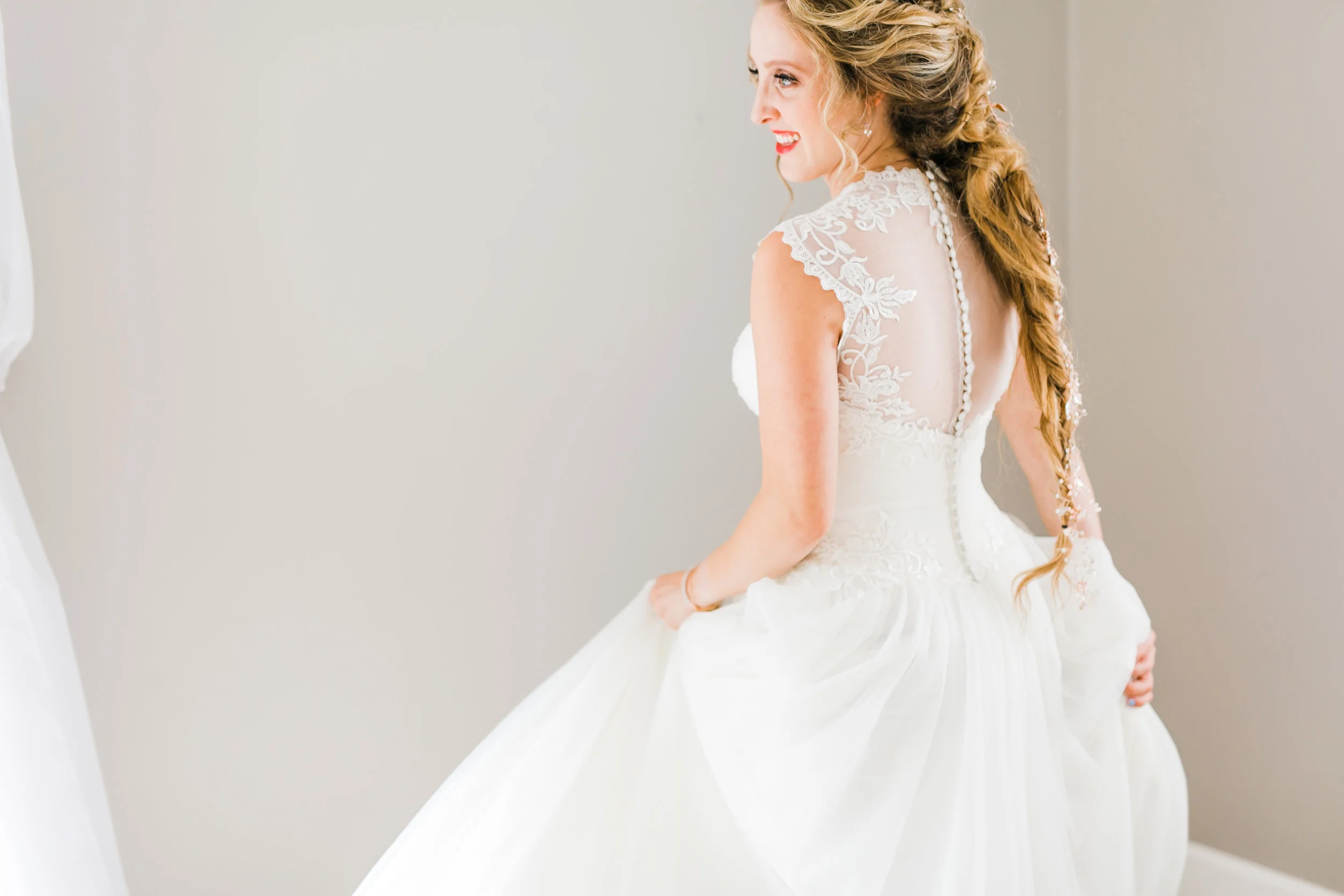 bride in Daras garden knoxville tn