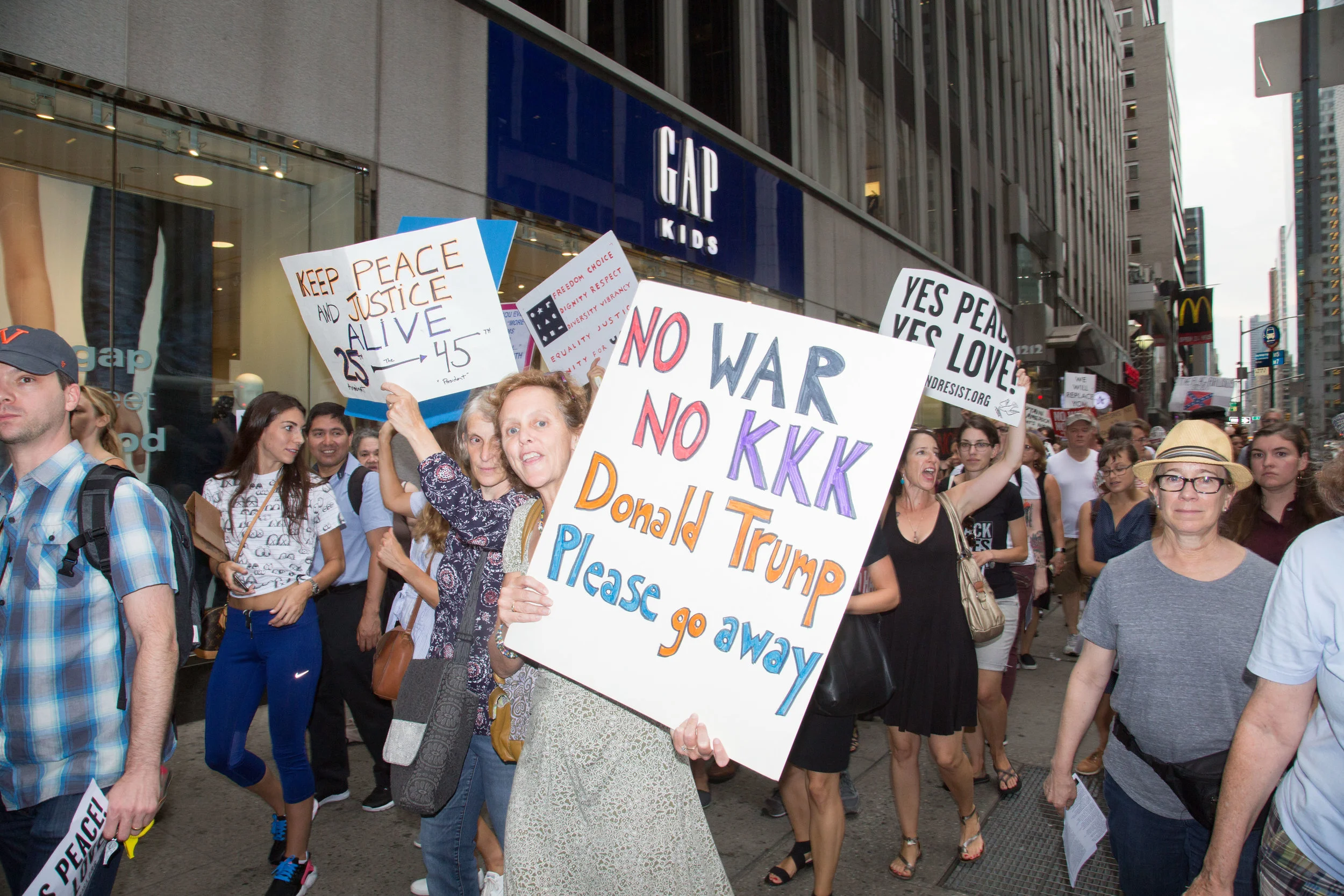 8.14.17_RiseResist.NoWar-129.jpg