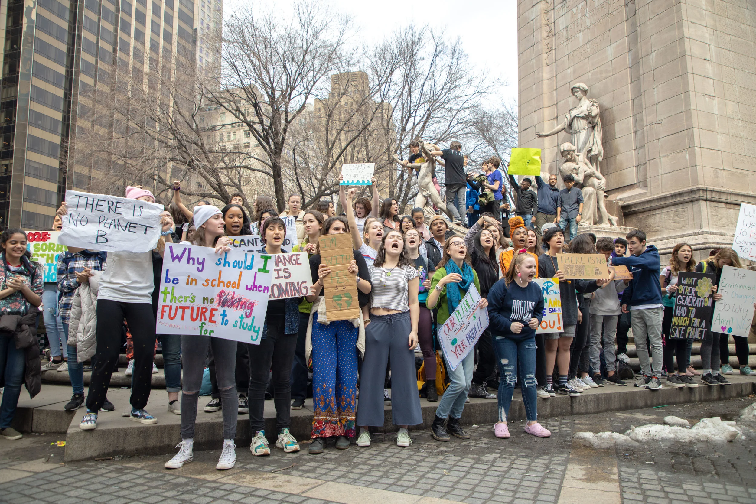 3.15.19_YouthClimateStrike_NYC_ColumbusCircle-4.jpg