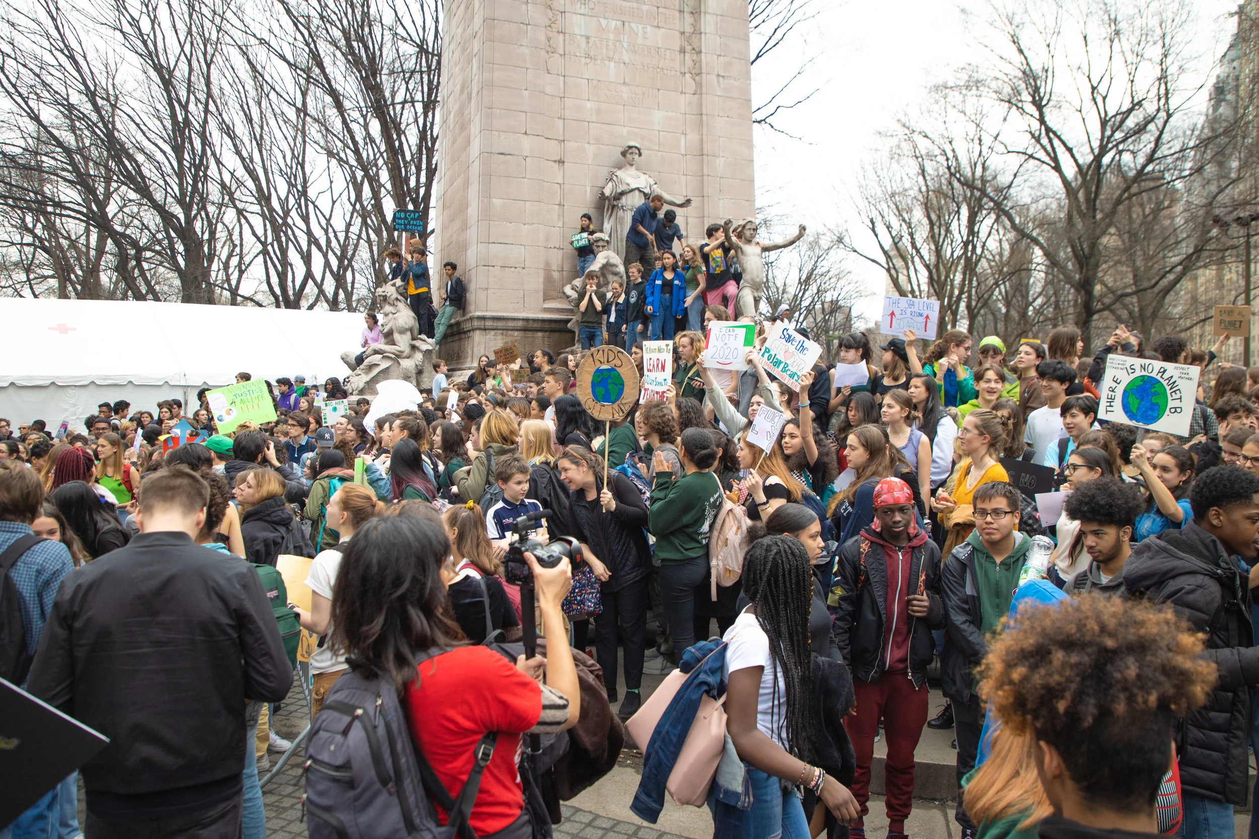 3.15.19_YouthClimateStrike_NYC_ColumbusCircle-22.jpg