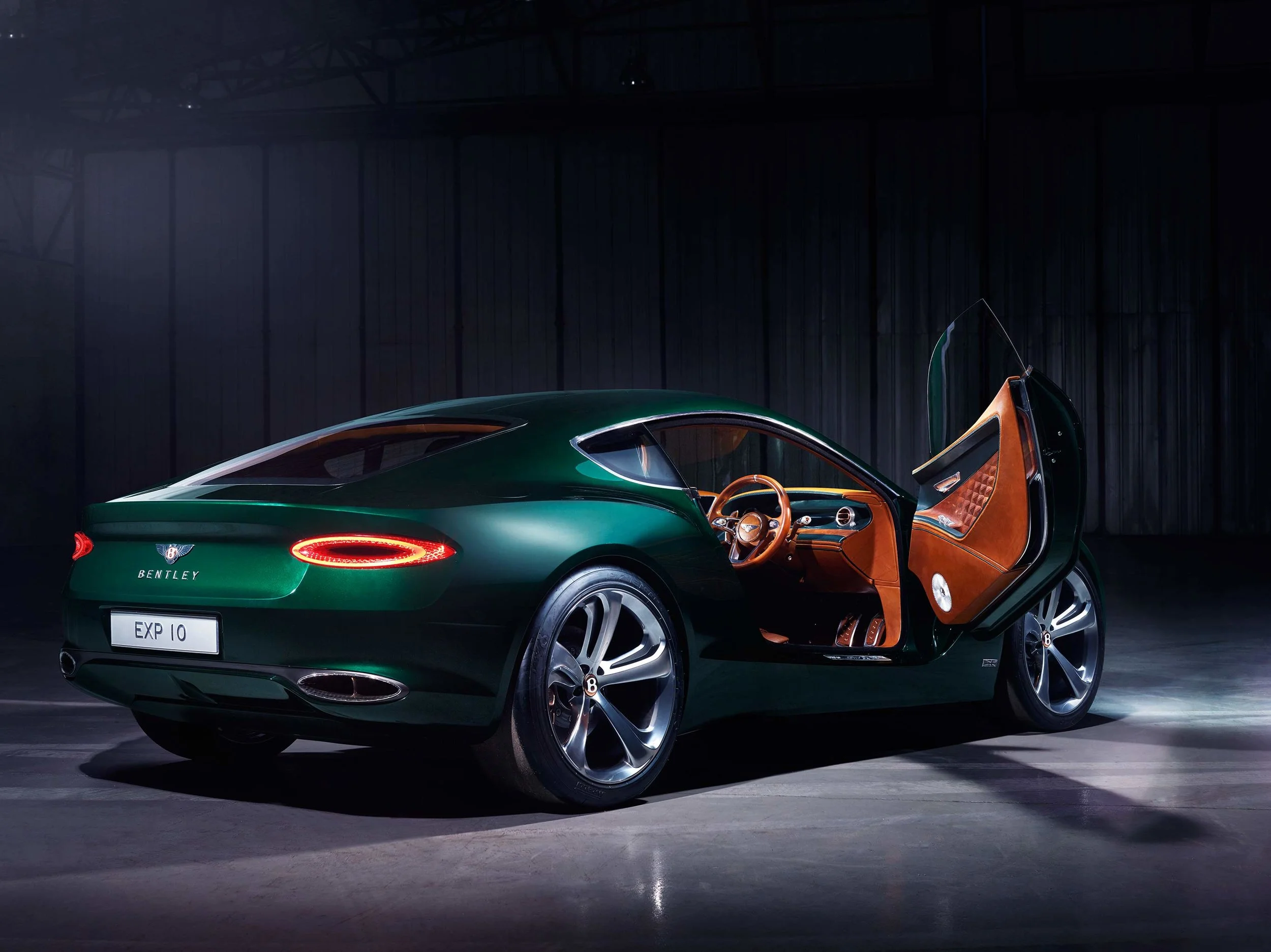Bentley-rear-3_4a.jpg