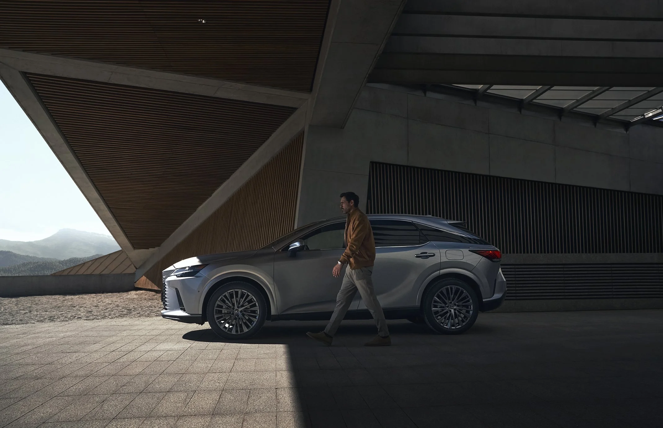 LexusRXPhev2.jpg
