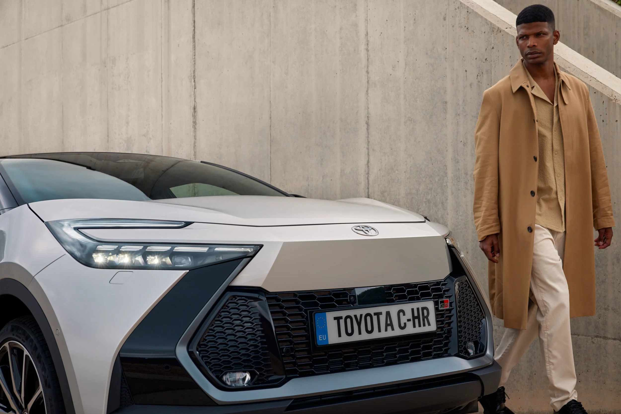 TOY_C-HR_2023_LAUNCH_HUB_CON_IMG_BANK_24 LR.jpg