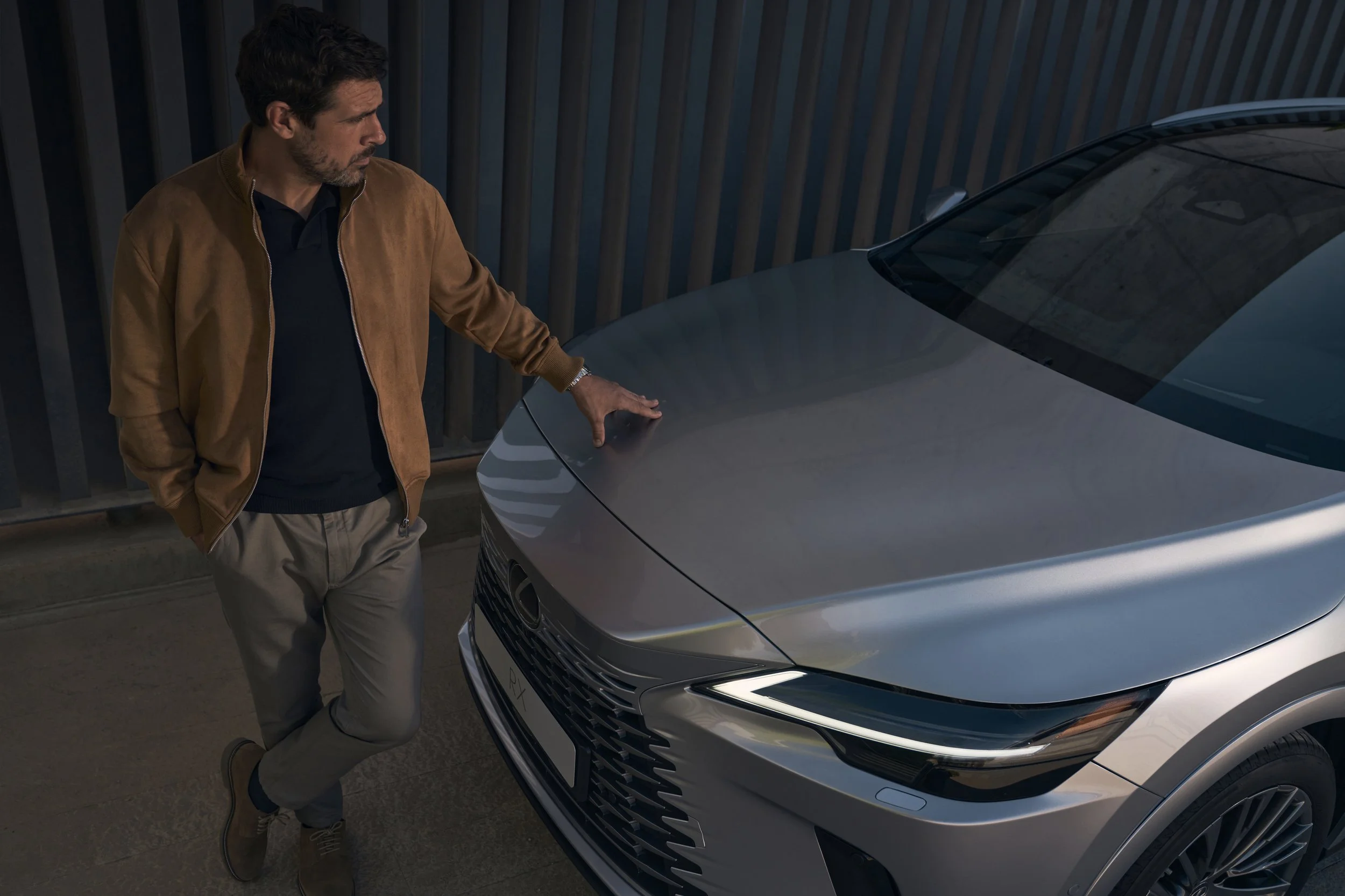 Lexus_RX_KV_Lifestyle_Sonic-Silver-450H+_432-02a_FINAL LR.jpg