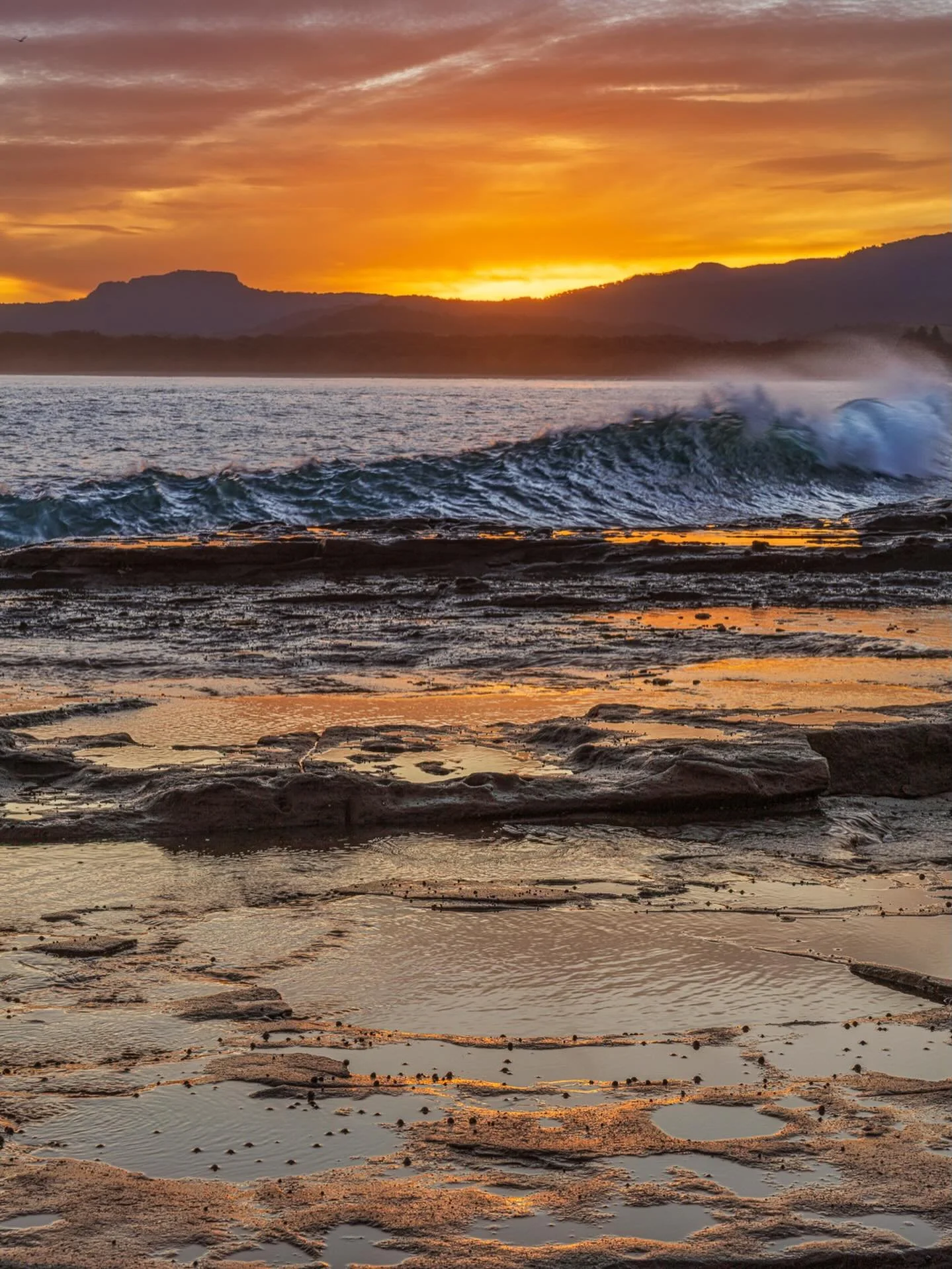 &ldquo;End of Day&rdquo;
Sunset / Gerroa, South Coast, NSW, Australia .

A late pop of colour with a big swell pushing through some great waves!

:
:
:
:
:
:
@special_shots @igworldclub_sunset @sunrise_sunset_photogroup @aussiephotos @australia_shotz