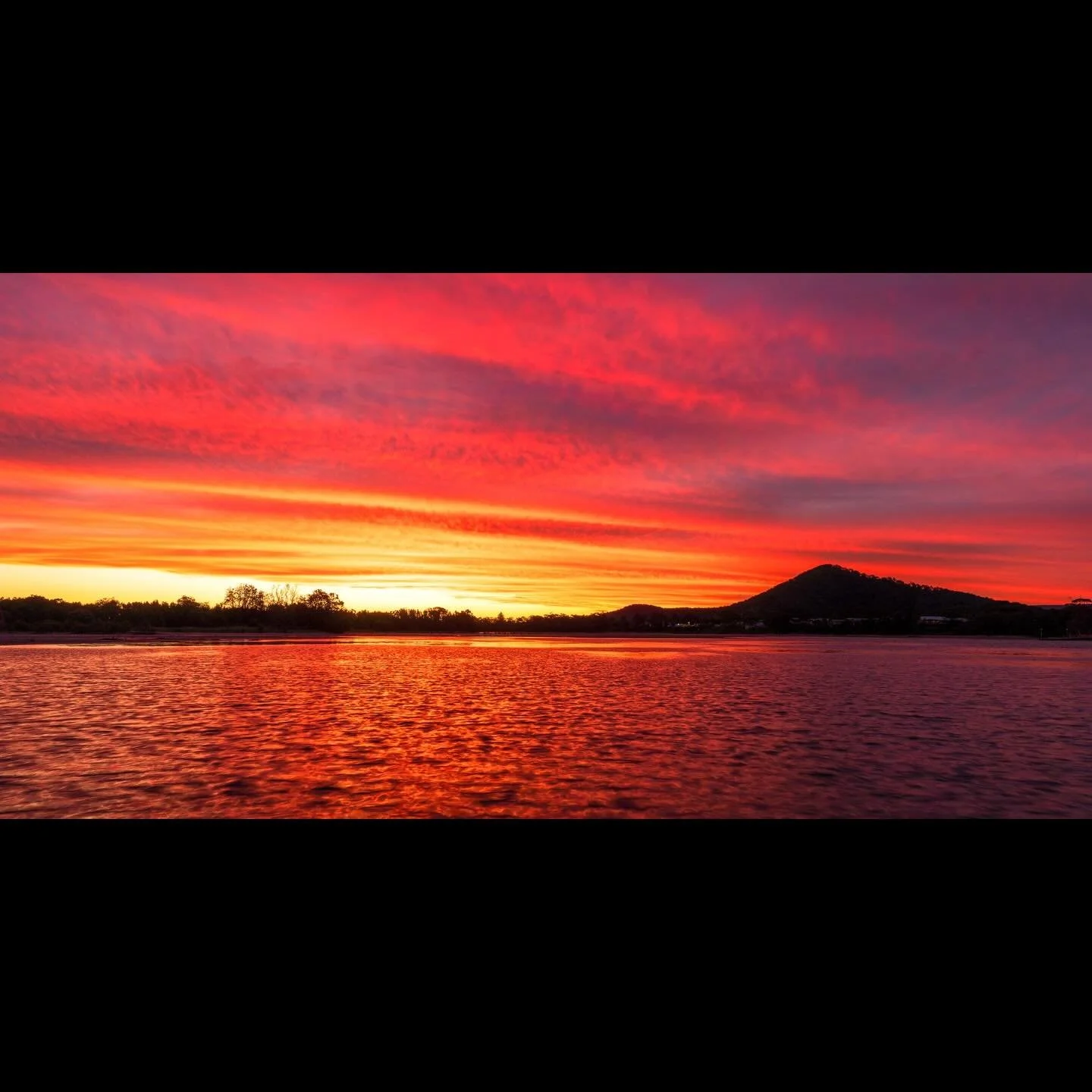 &ldquo;Cullunghutti Blaze #2&rdquo;
Sunset / Shoalhaven Heads, South Coast, NSW, Australia .

It&rsquo;s been way too long since I&rsquo;d been out to The Heads for sunset!
So glad I finally made the effort - one of the most colourful skies ever!

Mt