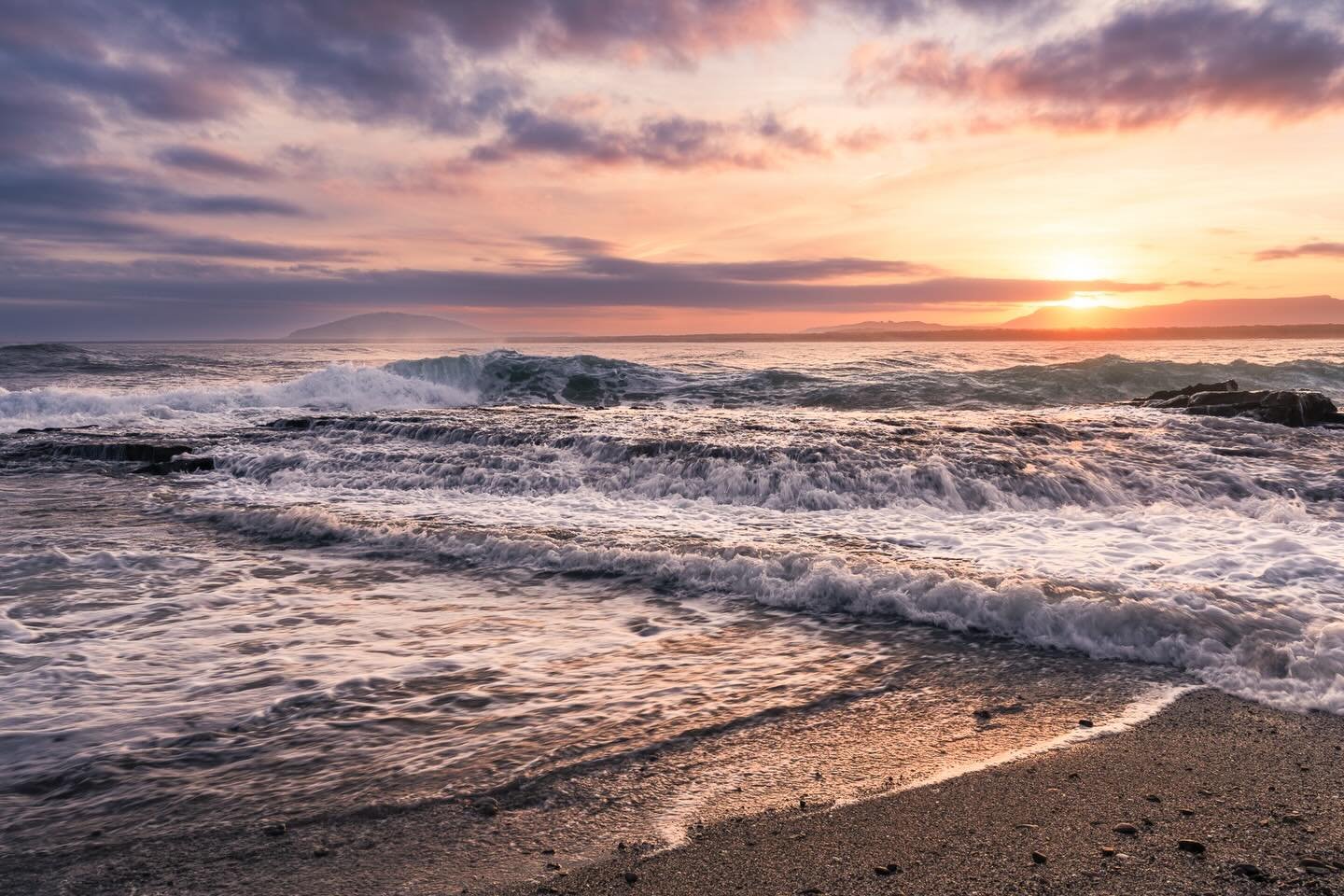 &ldquo;Convergence&rdquo;
Sunset / Seven Mile Beach, South Coast, NSW, Australia.

A golden glow, high tide, nice swell, picturesque clouds, shimmering rocks and sand &hellip; 
All converge to form another stunning snapshot of the South Coast!!