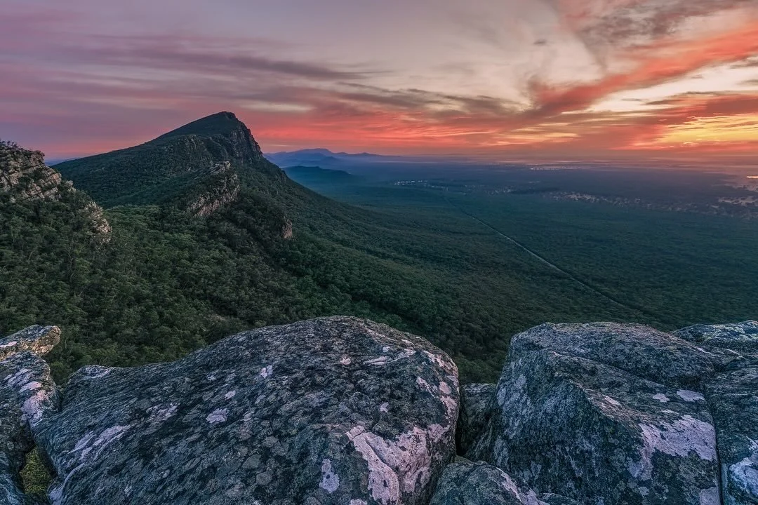 &ldquo;To the North&rdquo;
Sunrise / Mt Abrupt, The Grampians, Australia.

A recent catchup with Mitch - a few nights in Melbourne, then a w/e at The Grampians.
My last visit to The Grampians was back in 2017. A 4am start to drive south to do the hik